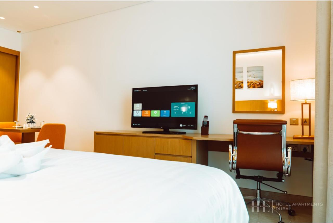He Hotel Apartments Dubai Room photo A room at the hotel