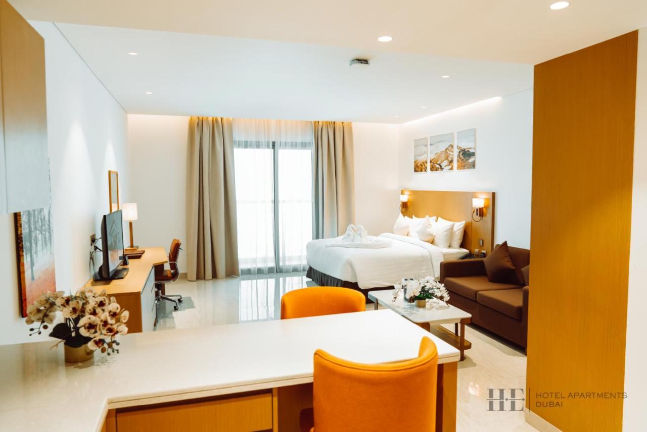 He Hotel Apartments Dubai Exterior photo Deluxe Suite